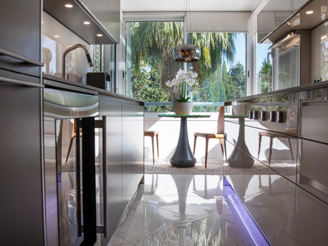 Apartamento con 4 Dormitorios  en Nueva Andalucía