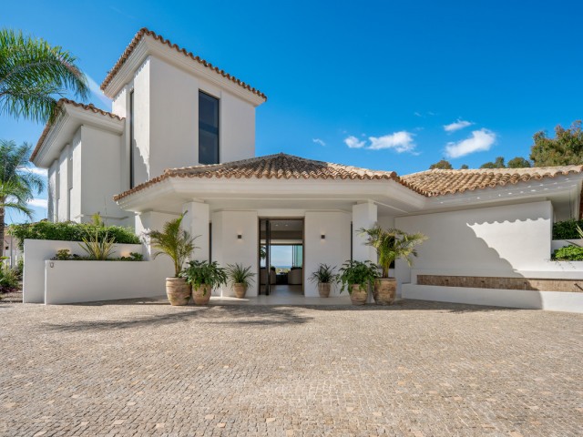 Villa con 6 Dormitorios  en Benahavís