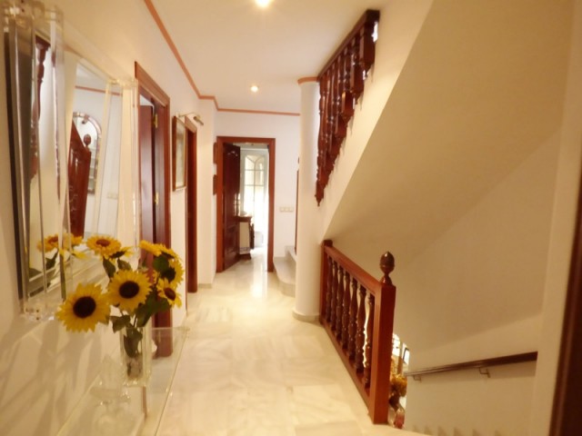 6 Bedrooms Townhouse in Marbella