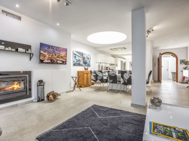 4 Schlafzimmer Reihenhaus in Nueva Andalucía