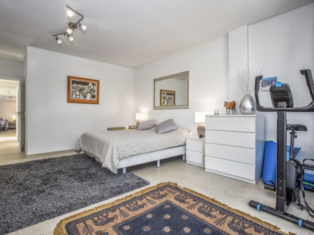 4 Schlafzimmer Reihenhaus in Nueva Andalucía