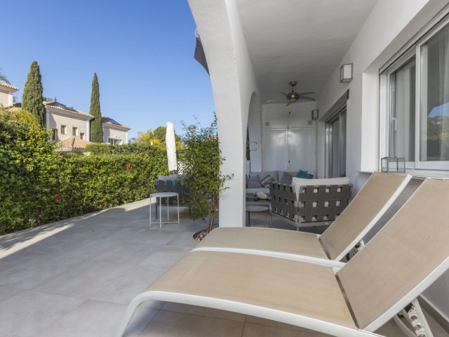 4 Schlafzimmer Reihenhaus in Nueva Andalucía