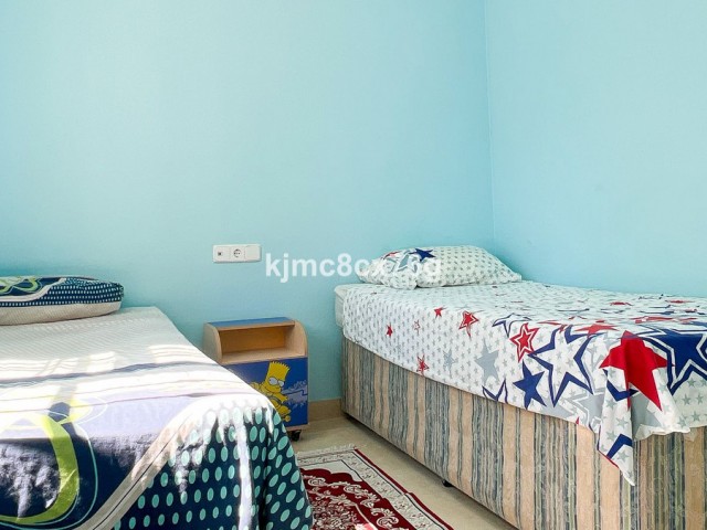 Villa con 5 Dormitorios  en Calahonda