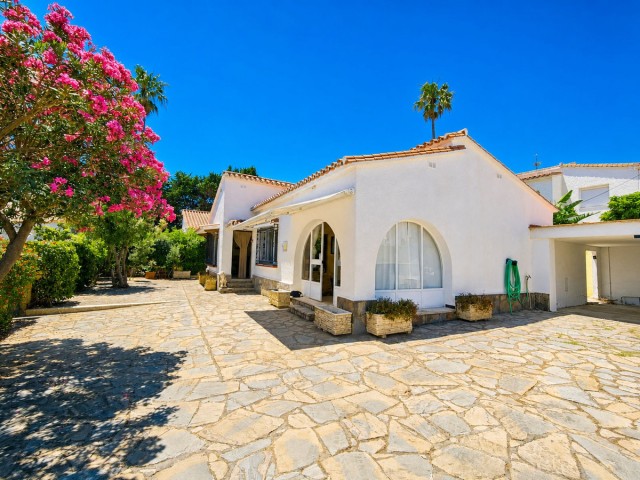 3 Schlafzimmer Villa in La Duquesa