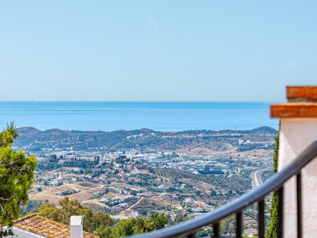 4 Bedrooms Villa in Mijas