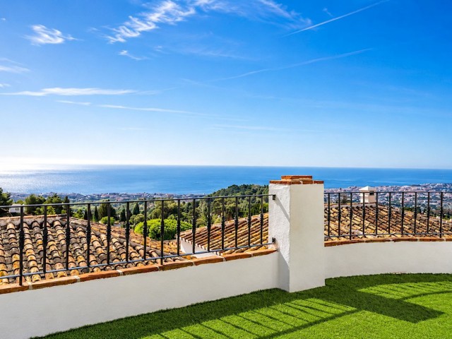 2 Bedrooms Apartment in Mijas