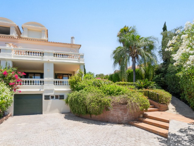 4 Bedrooms Villa in Sotogrande Alto
