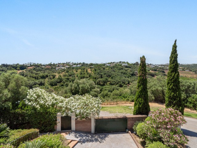 4 Bedrooms Villa in Sotogrande Alto