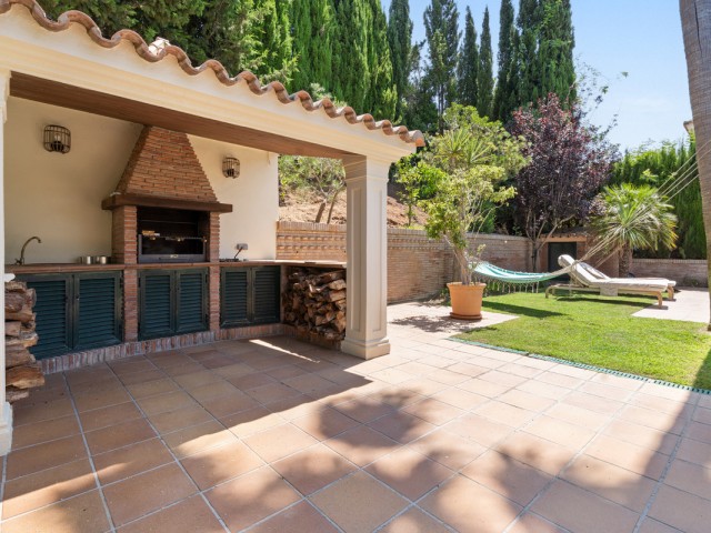 4 Bedrooms Villa in Sotogrande Alto