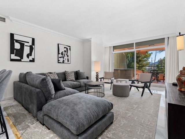 Apartamento con 3 Dormitorios  en Nueva Andalucía