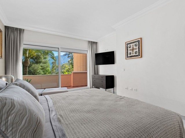 Apartamento con 3 Dormitorios  en Nueva Andalucía