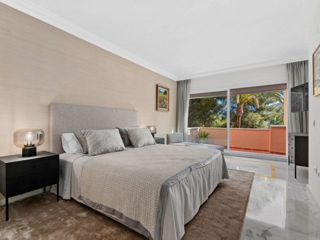 Apartamento con 3 Dormitorios  en Nueva Andalucía