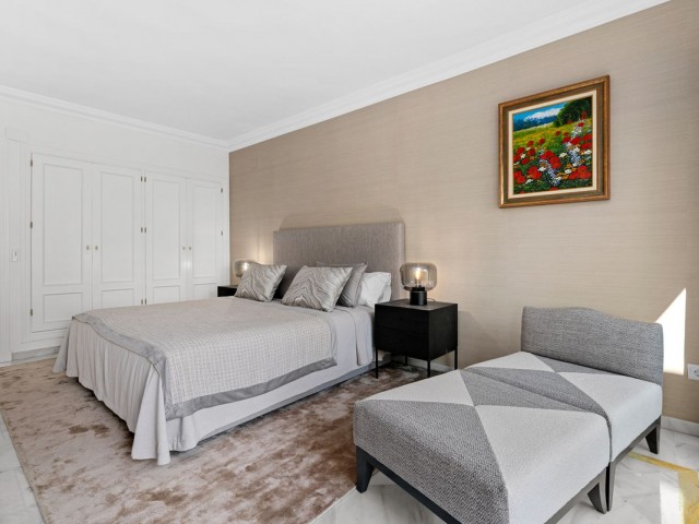 Apartamento con 3 Dormitorios  en Nueva Andalucía