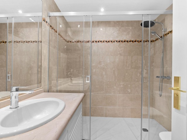 Apartamento con 3 Dormitorios  en Nueva Andalucía
