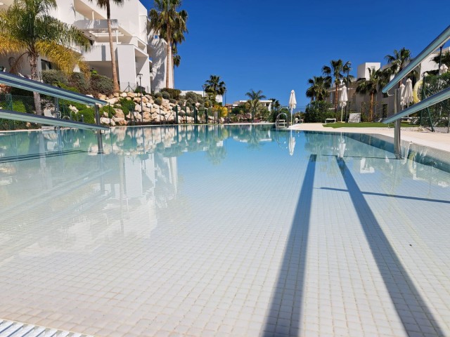 Apartamento con 3 Dormitorios  en Benahavís