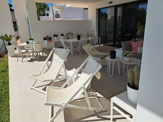 Apartamento con 3 Dormitorios  en Benahavís