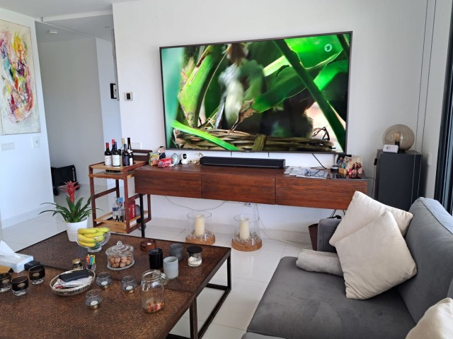 Apartamento con 3 Dormitorios  en Benahavís