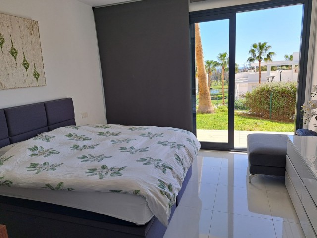 Apartamento con 3 Dormitorios  en Benahavís
