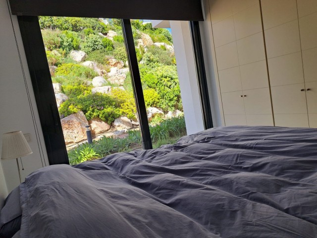 Apartamento con 3 Dormitorios  en Benahavís