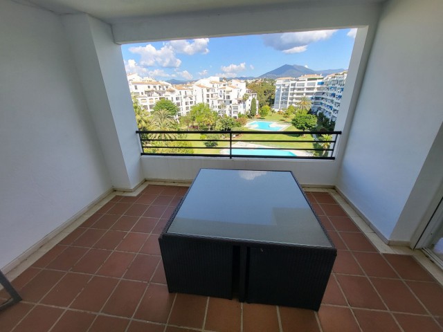 4 Bedrooms Apartment in Puerto Banús