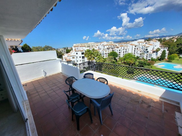 4 Bedrooms Apartment in Puerto Banús