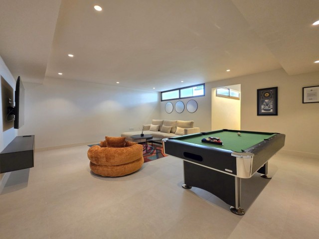4 Bedrooms Townhouse in New Golden Mile