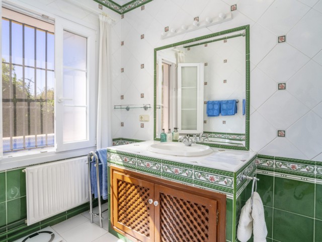 4 Bedrooms Villa in Guadalmina Alta