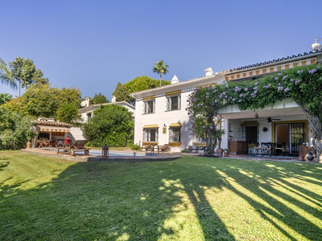 4 Bedrooms Villa in Guadalmina Alta