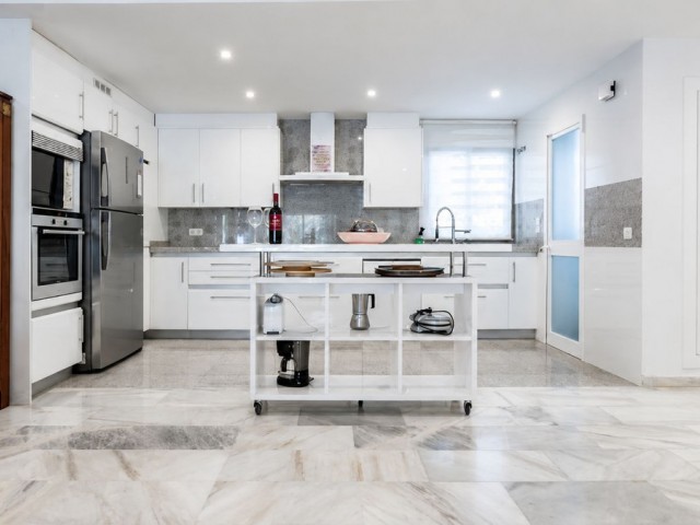 4 Schlafzimmer Apartment in Elviria