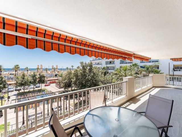 Apartamento con 3 Dormitorios  en Fuengirola