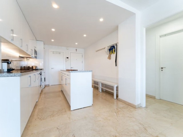 Apartamento con 3 Dormitorios  en Fuengirola