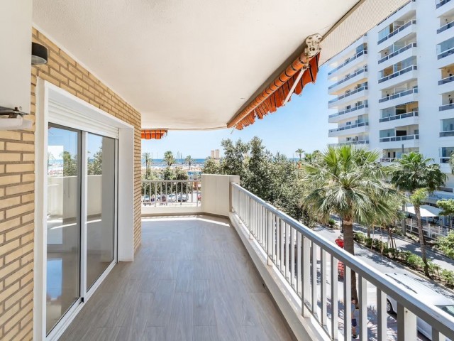 Apartamento con 3 Dormitorios  en Fuengirola