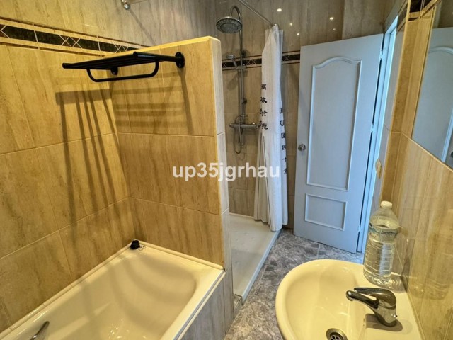 3 Bedrooms Apartment in Estepona