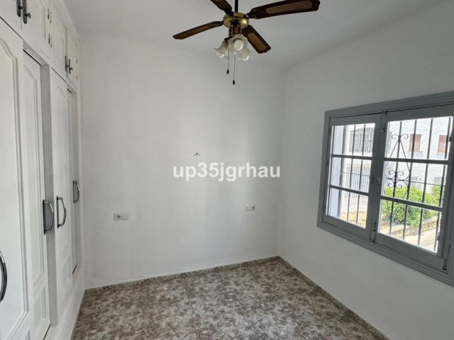 3 Bedrooms Apartment in Estepona