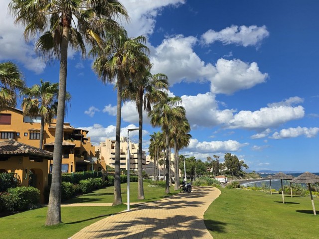 3 Bedrooms Apartment in Estepona