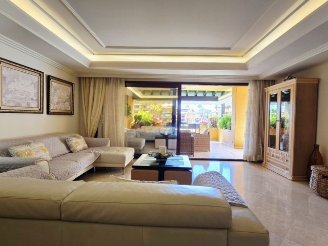 3 Bedrooms Apartment in Estepona