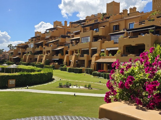 3 Bedrooms Apartment in Estepona