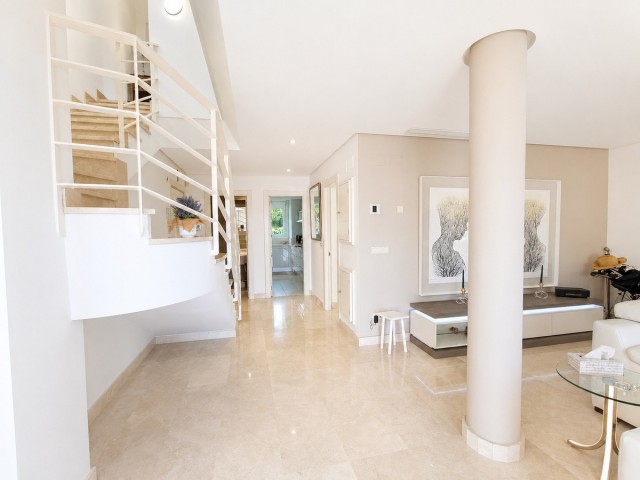 Apartamento con 2 Dormitorios  en Nueva Andalucía
