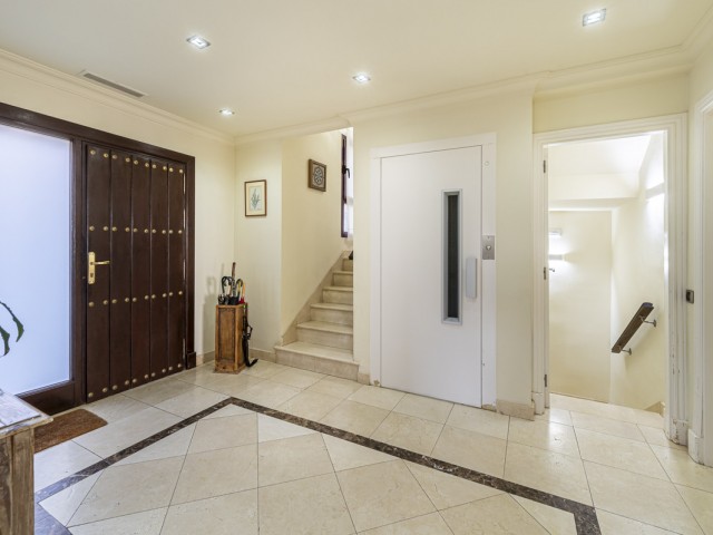 4 Bedrooms Townhouse in The Golden Mile