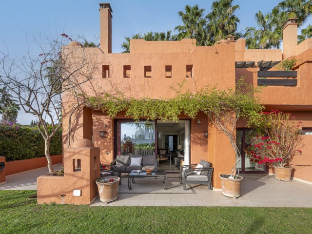 4 Bedrooms Townhouse in The Golden Mile
