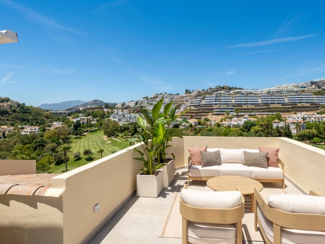 Apartamento con 3 Dormitorios  en Benahavís