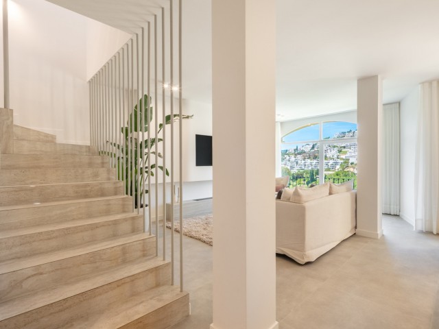 Apartamento con 3 Dormitorios  en Benahavís