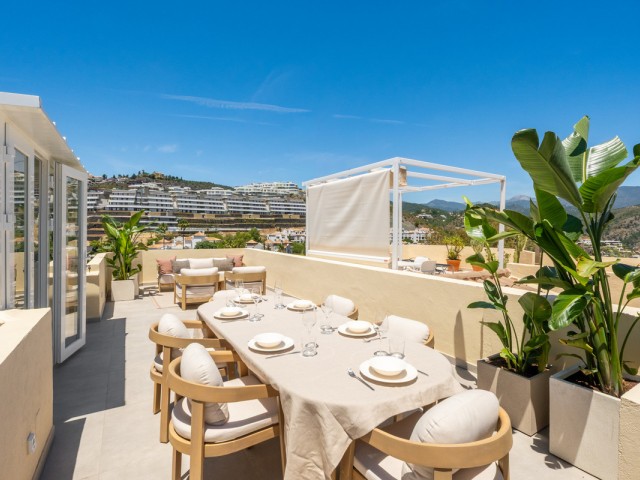 Apartamento con 3 Dormitorios  en Benahavís