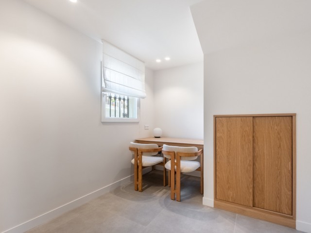 Apartamento con 3 Dormitorios  en Benahavís