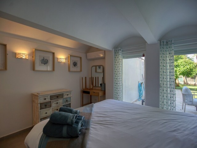 2 Bedrooms Villa in Estepona