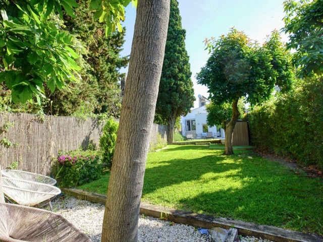 2 Bedrooms Villa in Estepona