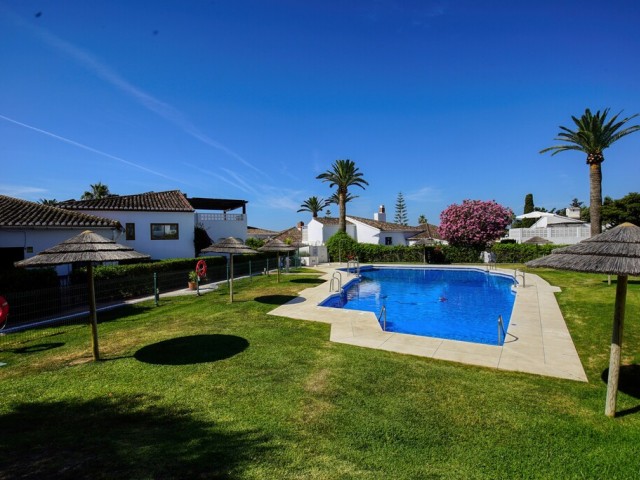 2 Bedrooms Villa in Estepona