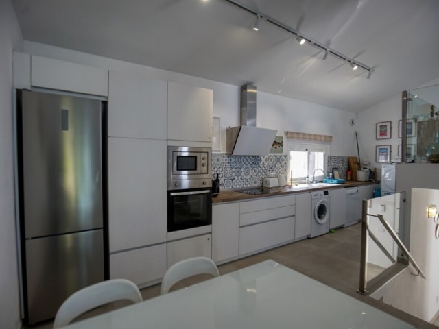2 Bedrooms Villa in Estepona