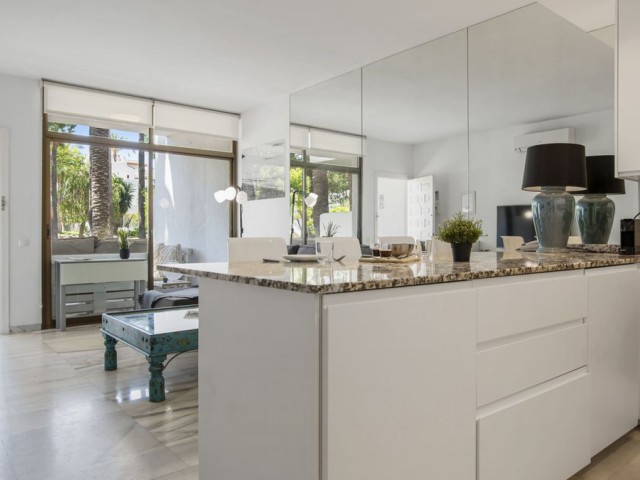 2 Bedrooms Apartment in Puerto Banús