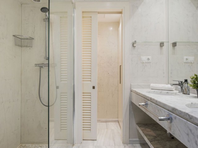 2 Bedrooms Apartment in Puerto Banús